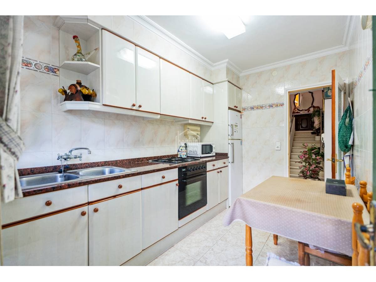Townhouse in Es Castell — photo 6 of 29