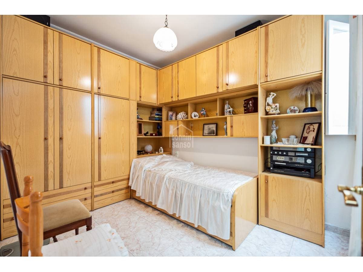 Townhouse in Es Castell — photo 18 of 29