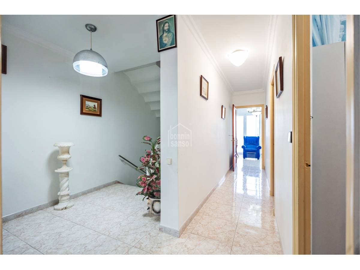 Townhouse in Es Castell — photo 20 of 29
