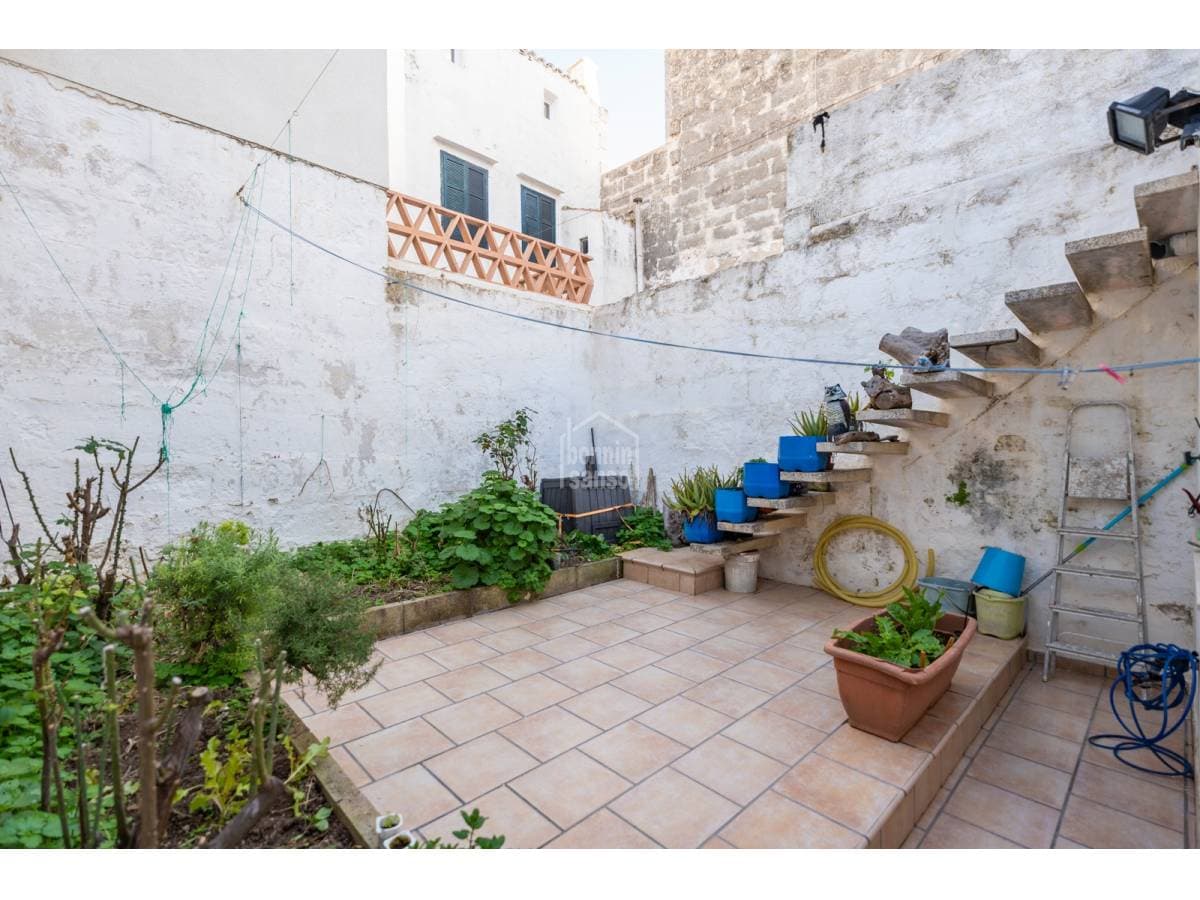 Townhouse in Mahón — photo 10 of 31