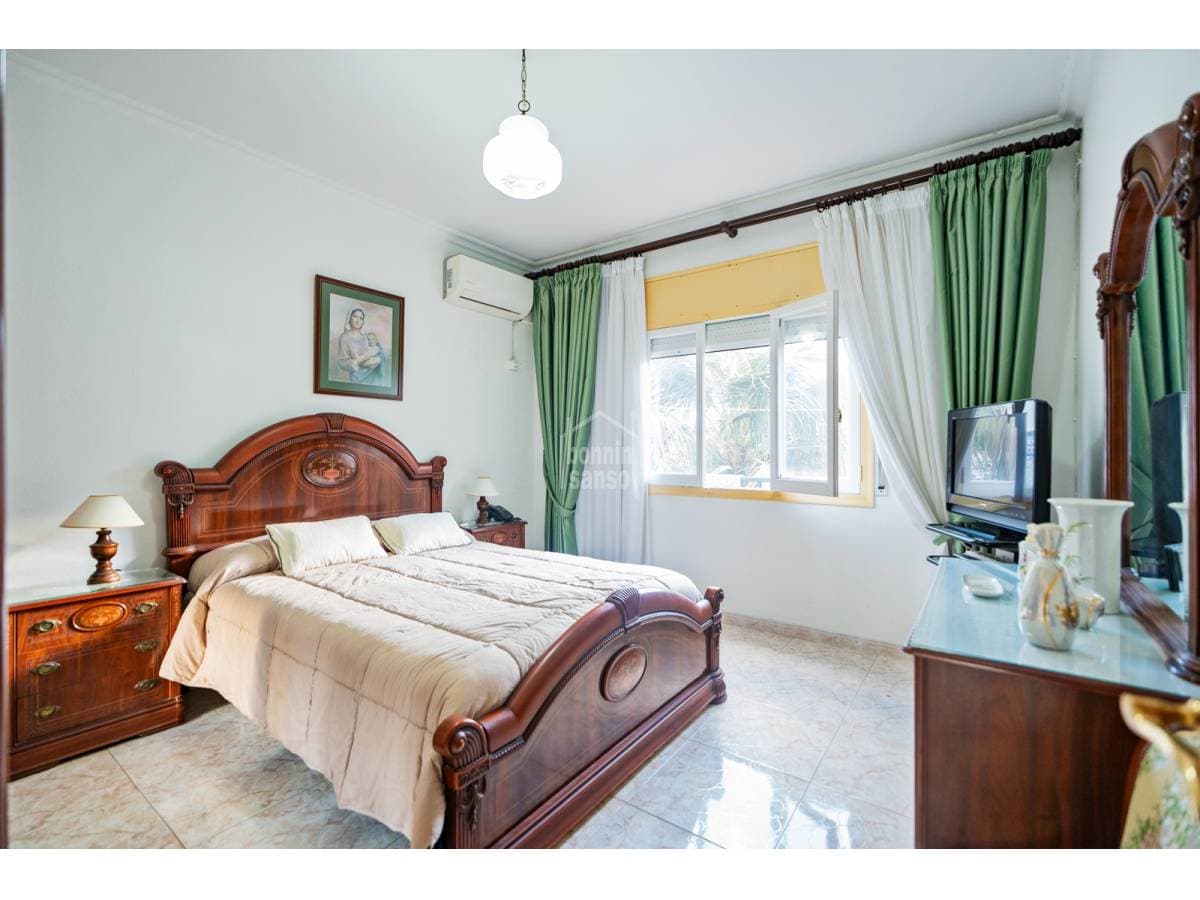 Townhouse in Es Castell — photo 11 of 29